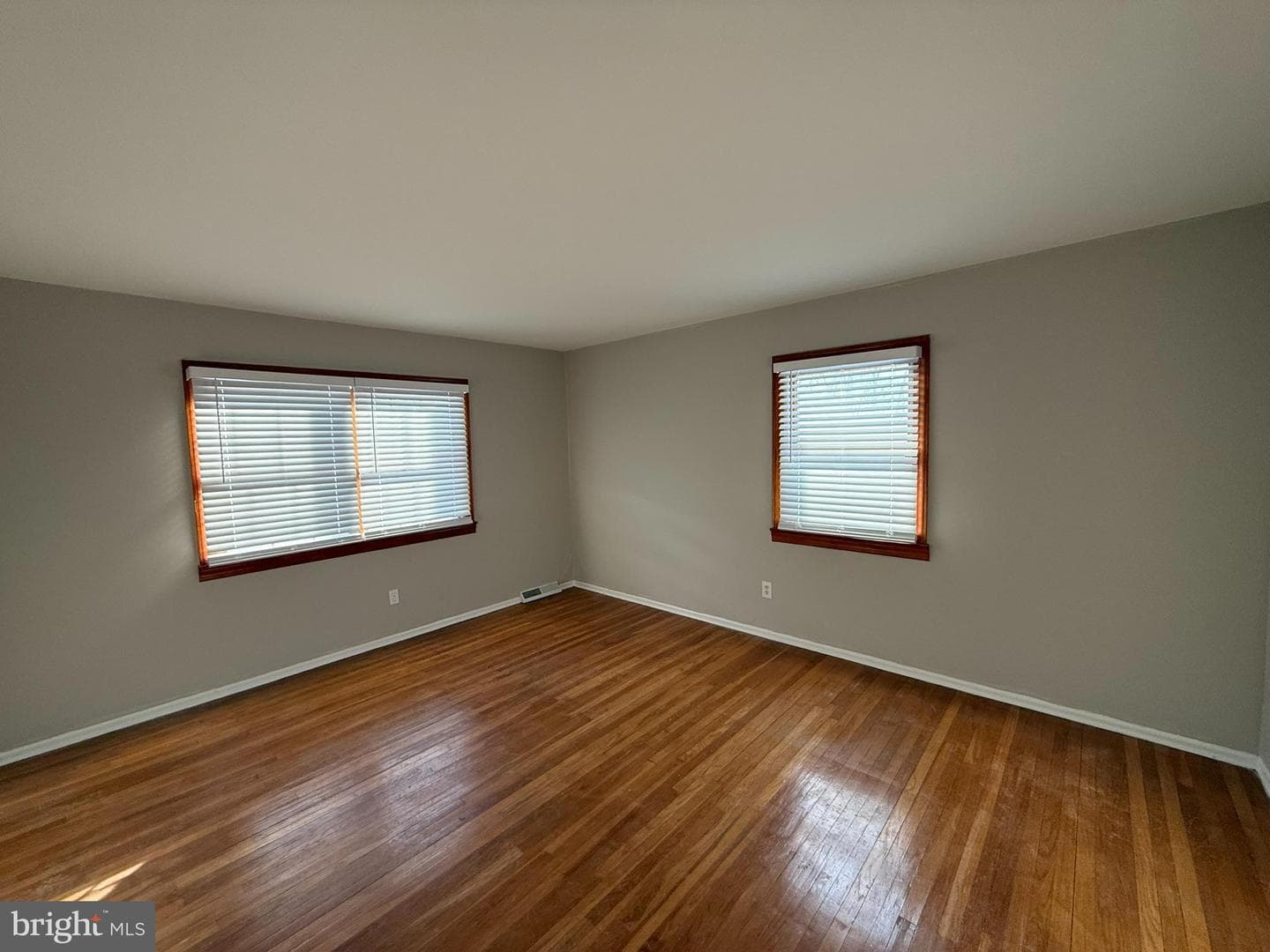 745 Windsor Place photo 24