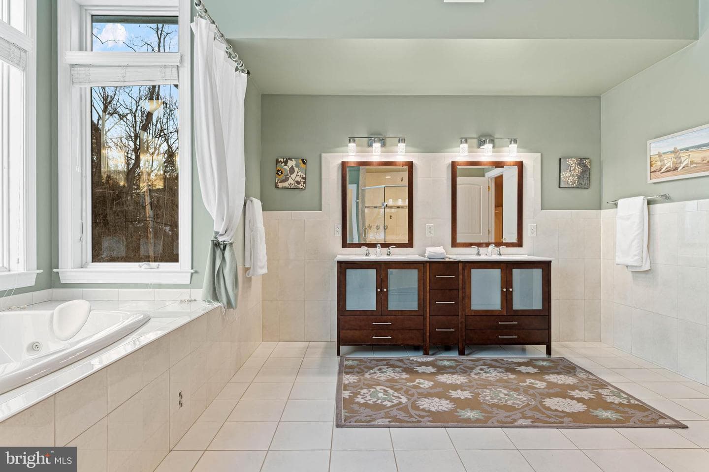 541 Atterbury photo 22