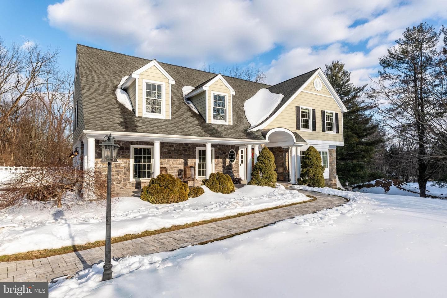 541 Atterbury photo 3
