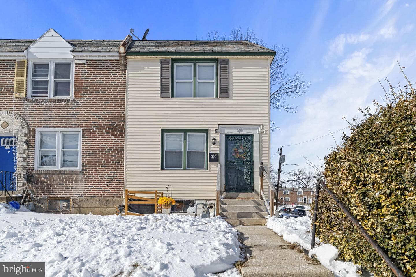 200 W 21st Street photo 1