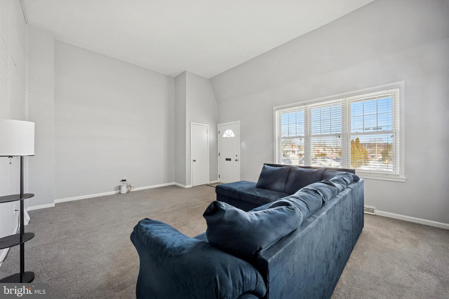 1542 Summit Street photo 4