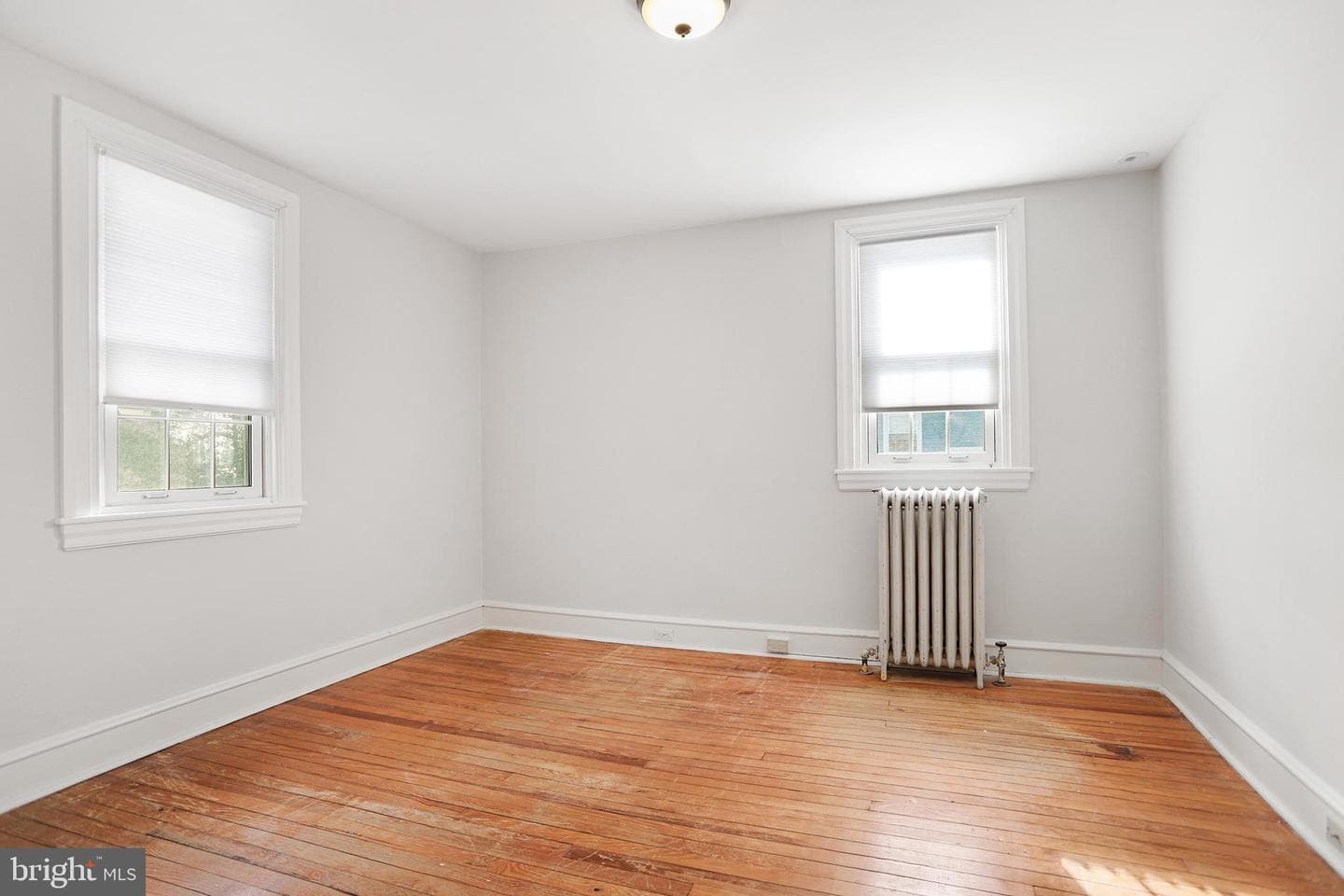 1217 Larchmont Avenue photo 25