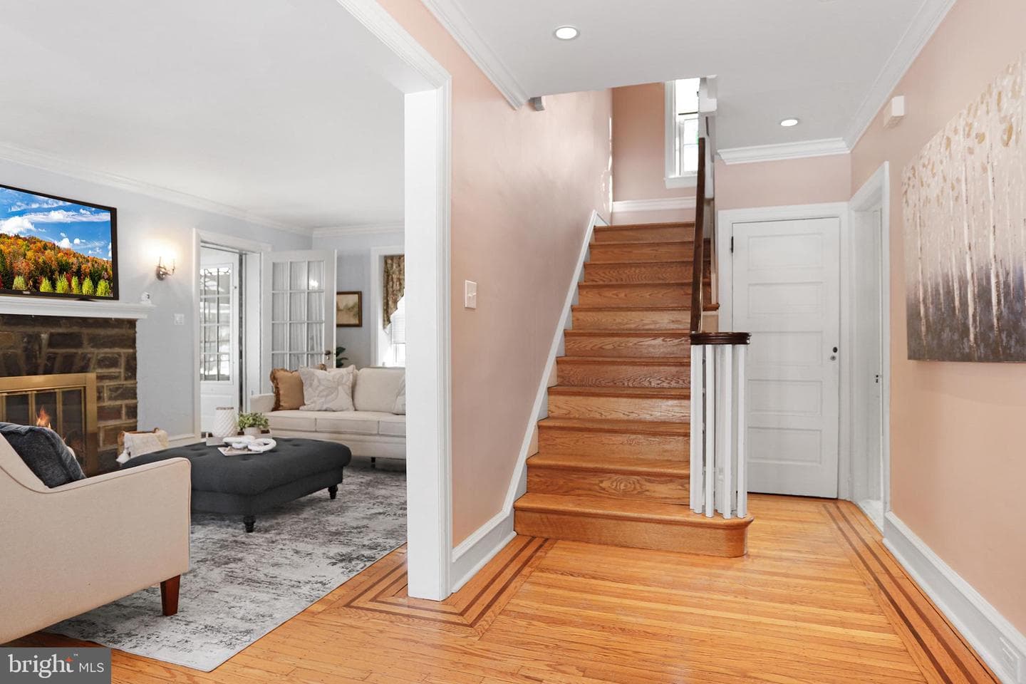 1217 Larchmont Avenue photo 5