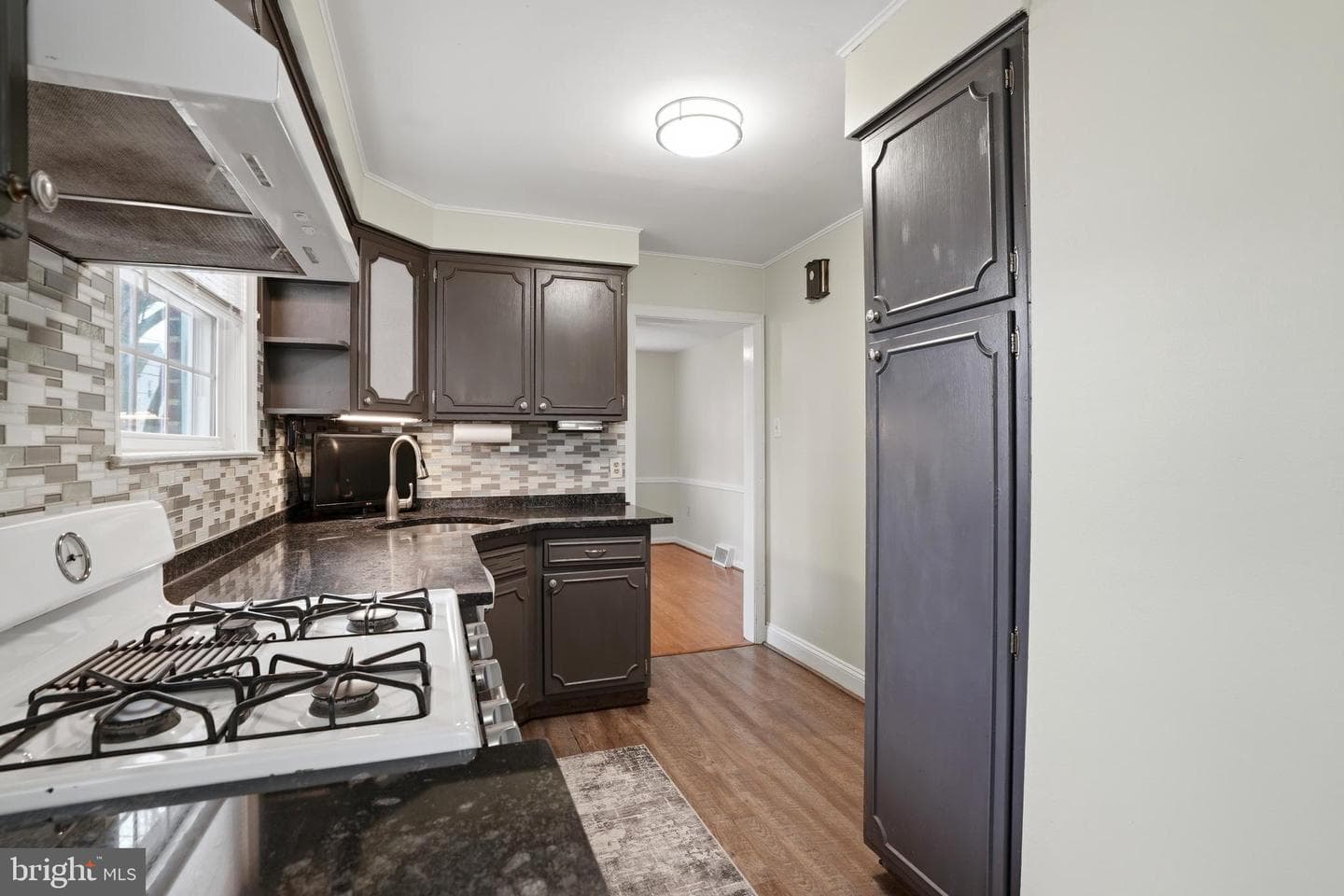 905 Addingham Avenue photo 10