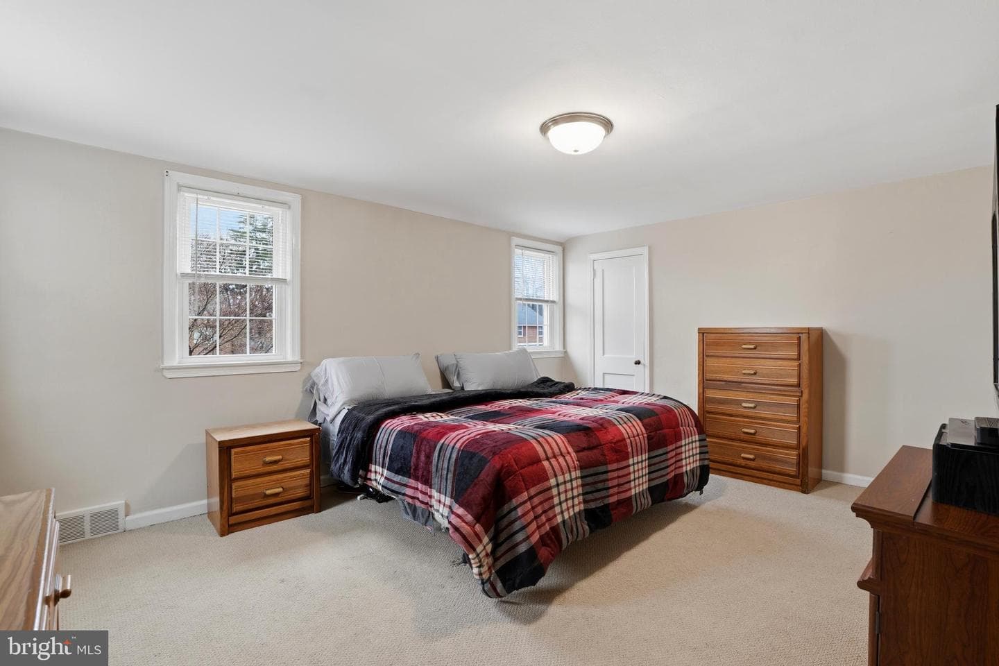 905 Addingham Avenue photo 19