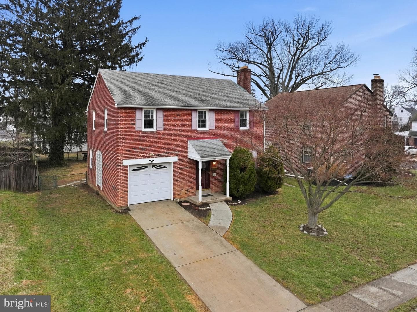 905 Addingham Avenue photo 29