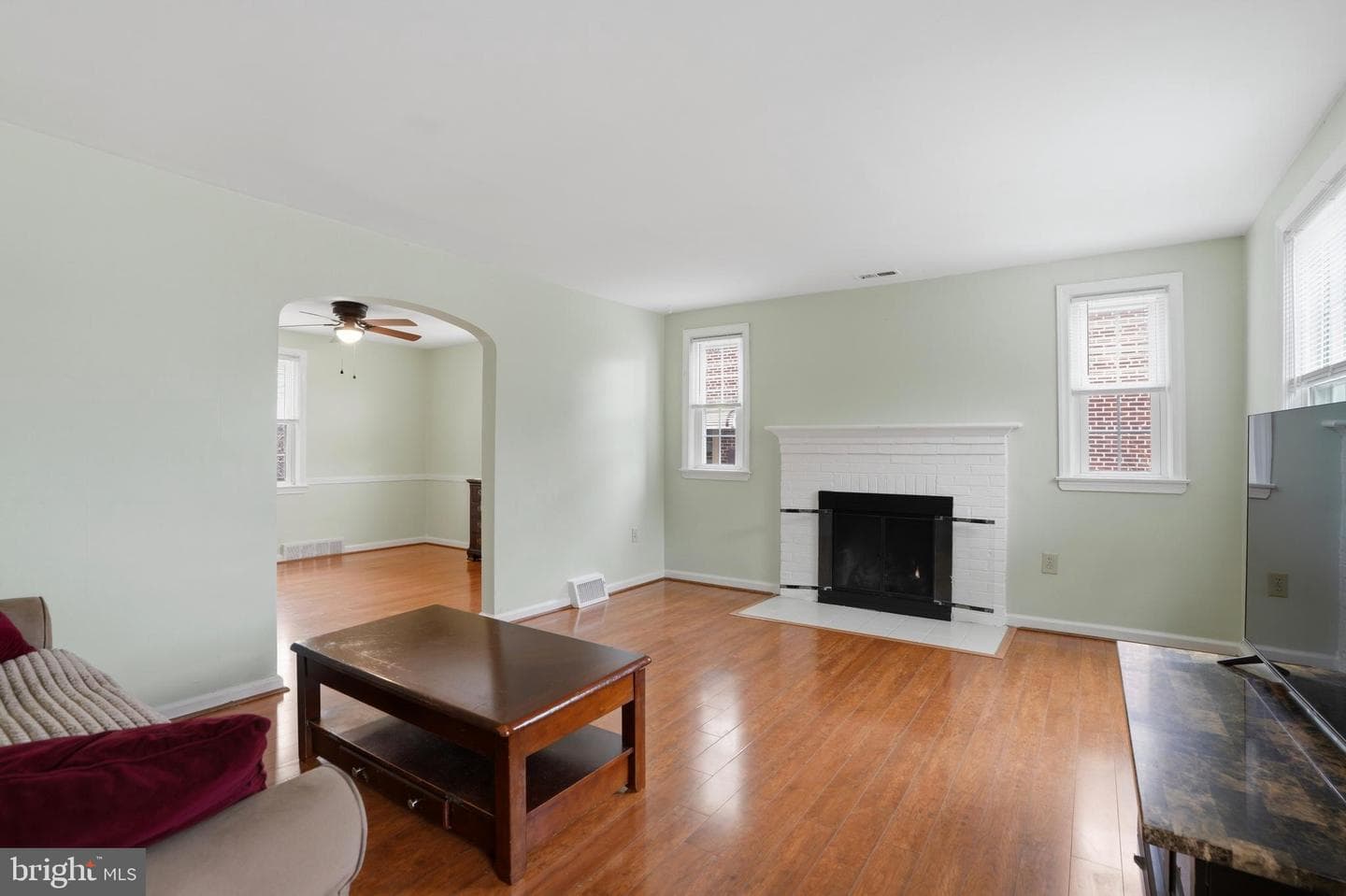 905 Addingham Avenue photo 5