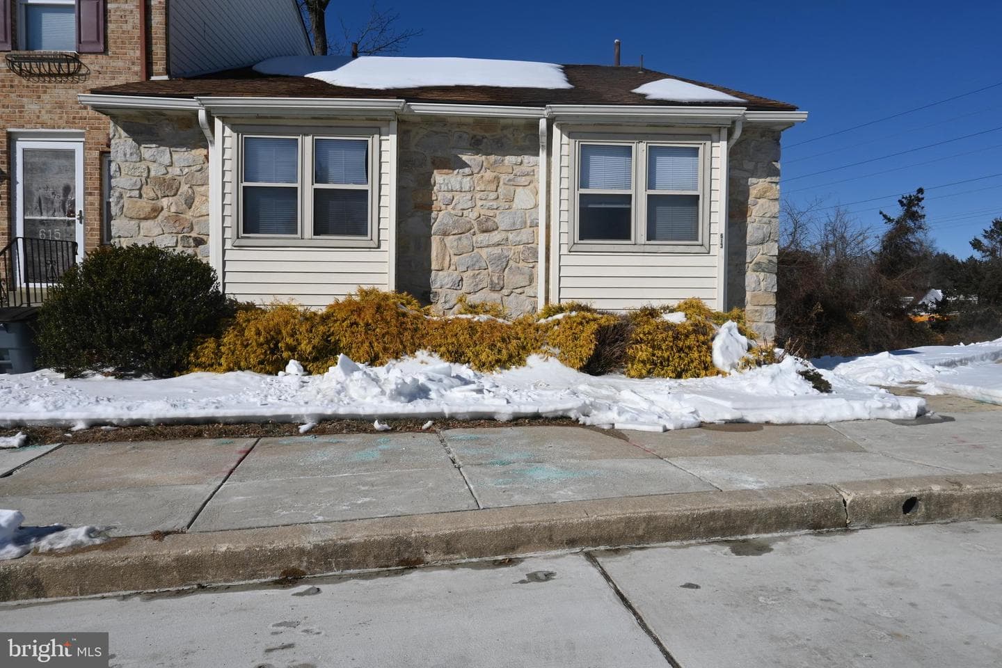 613 Saint Anthony Lane photo 1