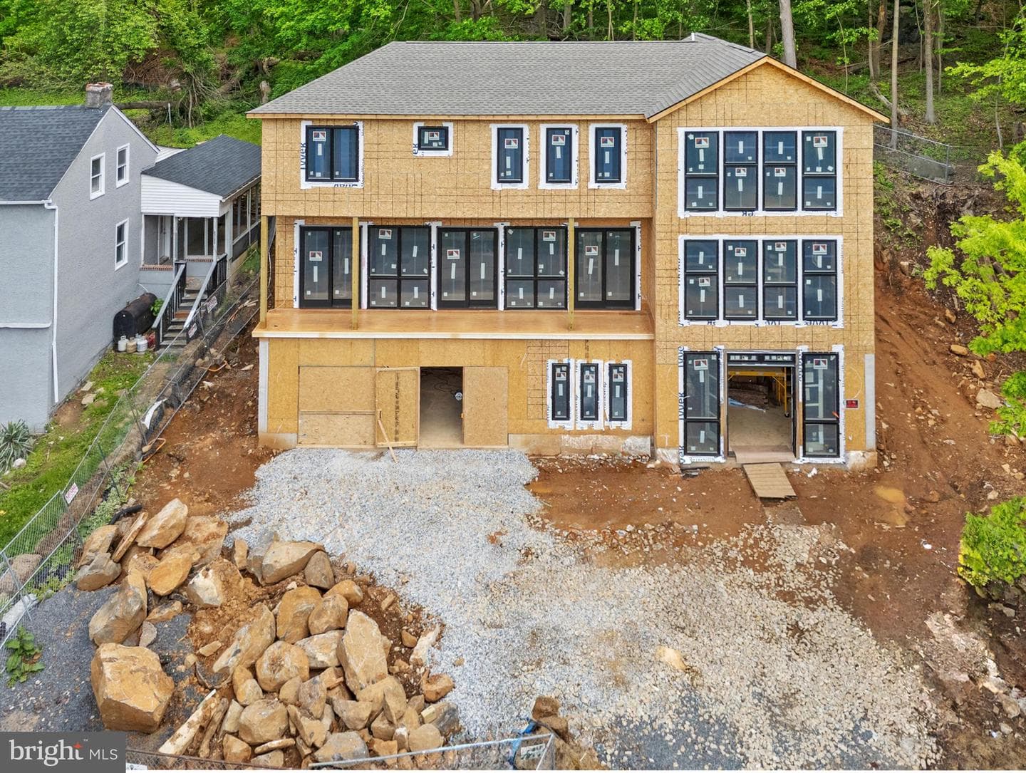 810 Maple Lane photo 4