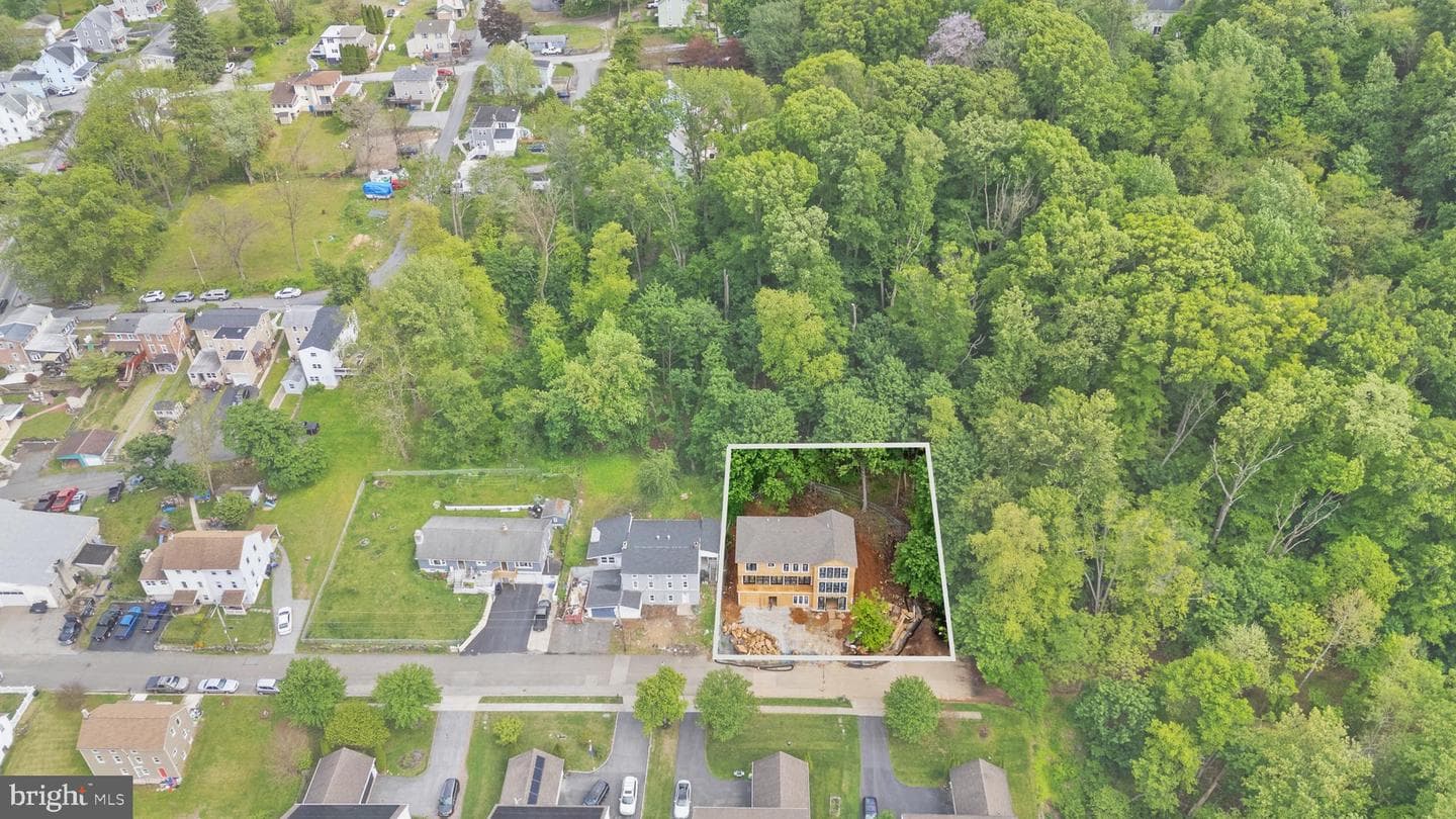 810 Maple Lane photo 6