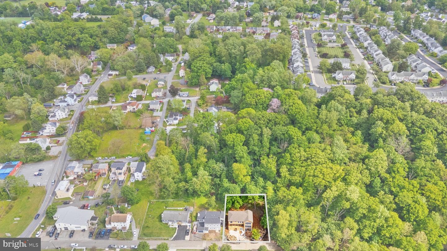 810 Maple Lane photo 9