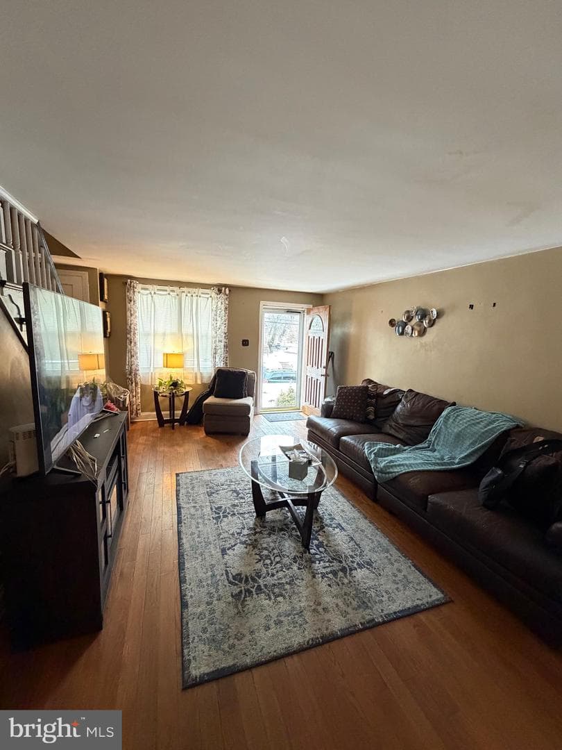 2355 Bond Avenue photo 2