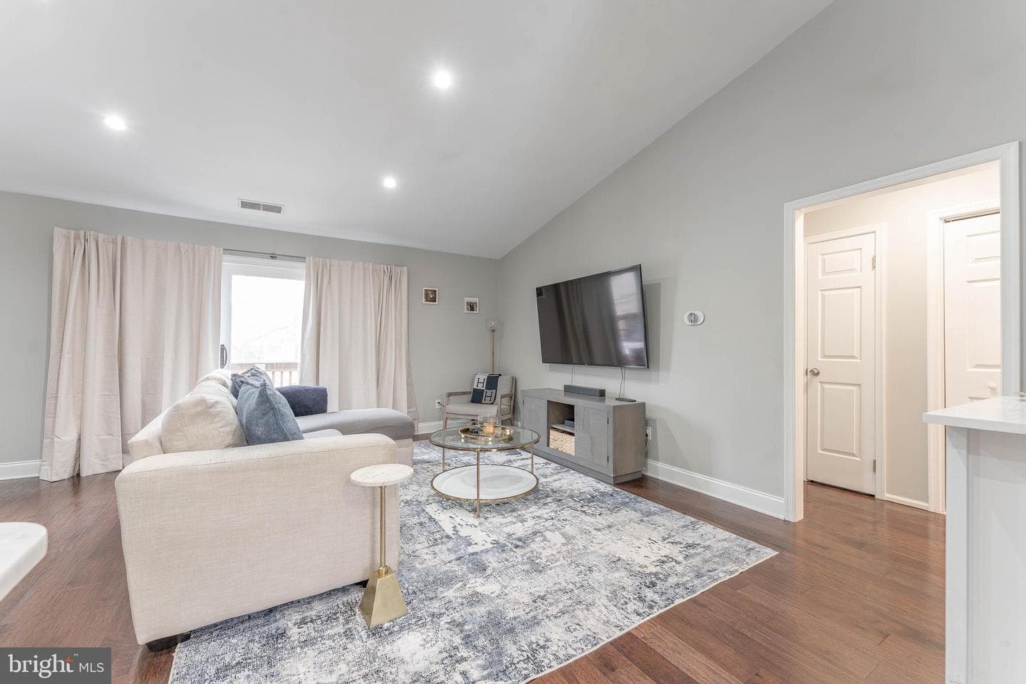 308 Pritchard Place photo 2