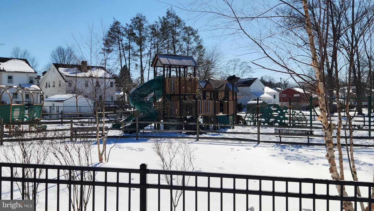206 Lowrys Lane photo 8