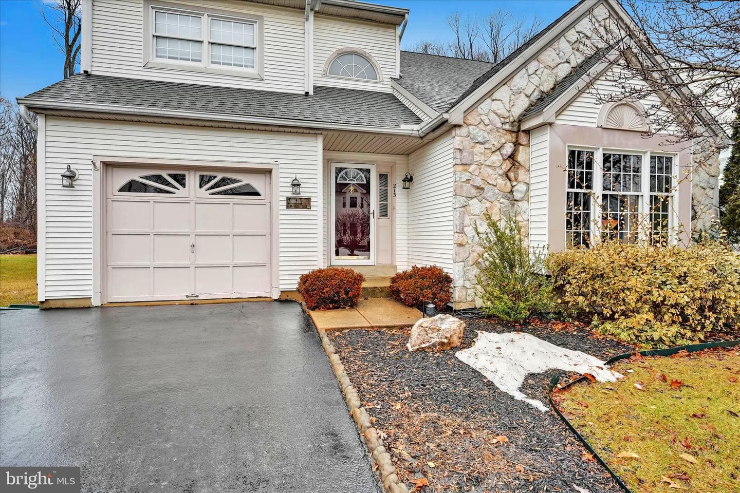 213 Beatrice Lane photo 4