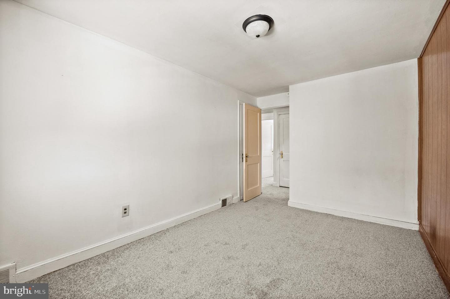 907 Poplar Avenue photo 17