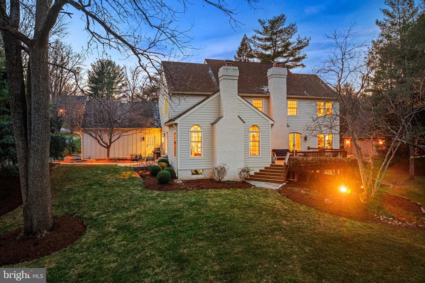 205 Ravenscliff Road photo 2