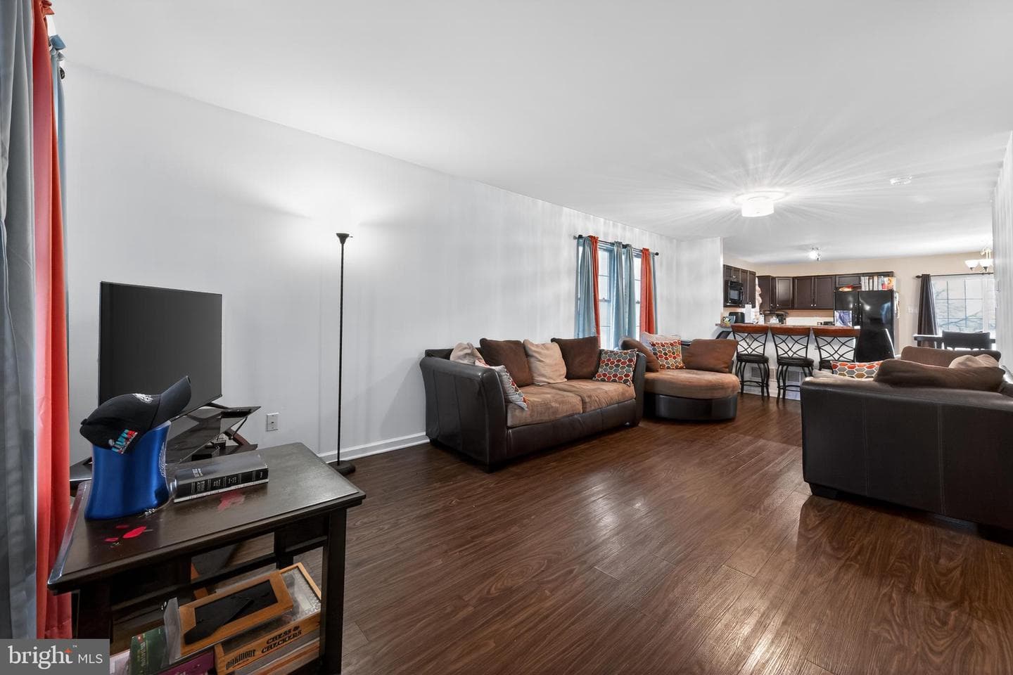 250 Davis Avenue photo 12
