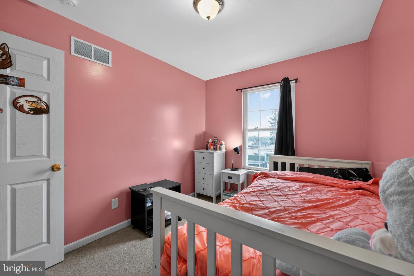 250 Davis Avenue photo 30