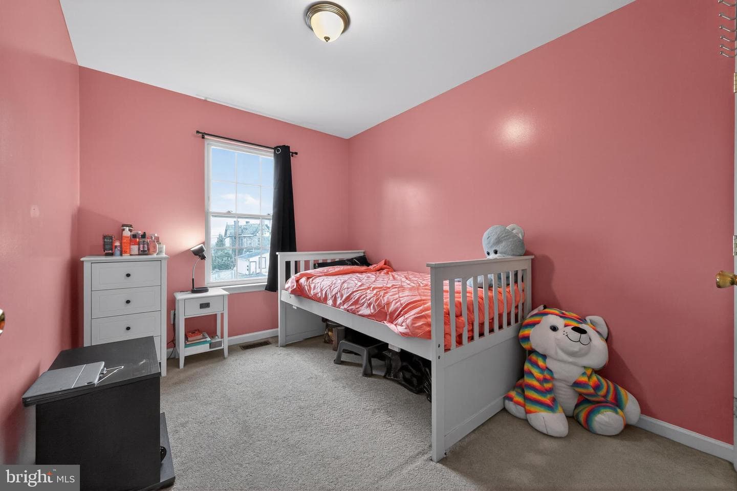 250 Davis Avenue photo 31