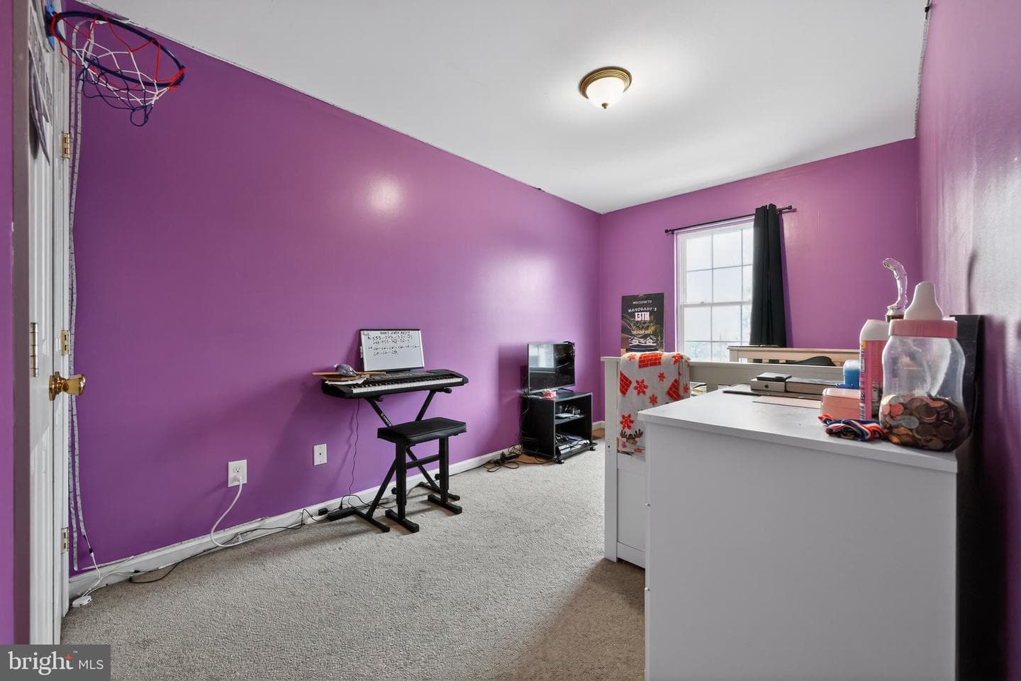 250 Davis Avenue photo 33