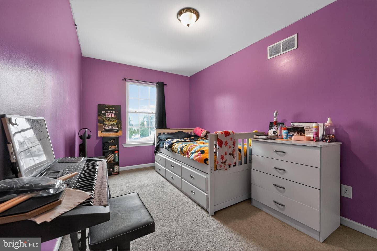 250 Davis Avenue photo 34