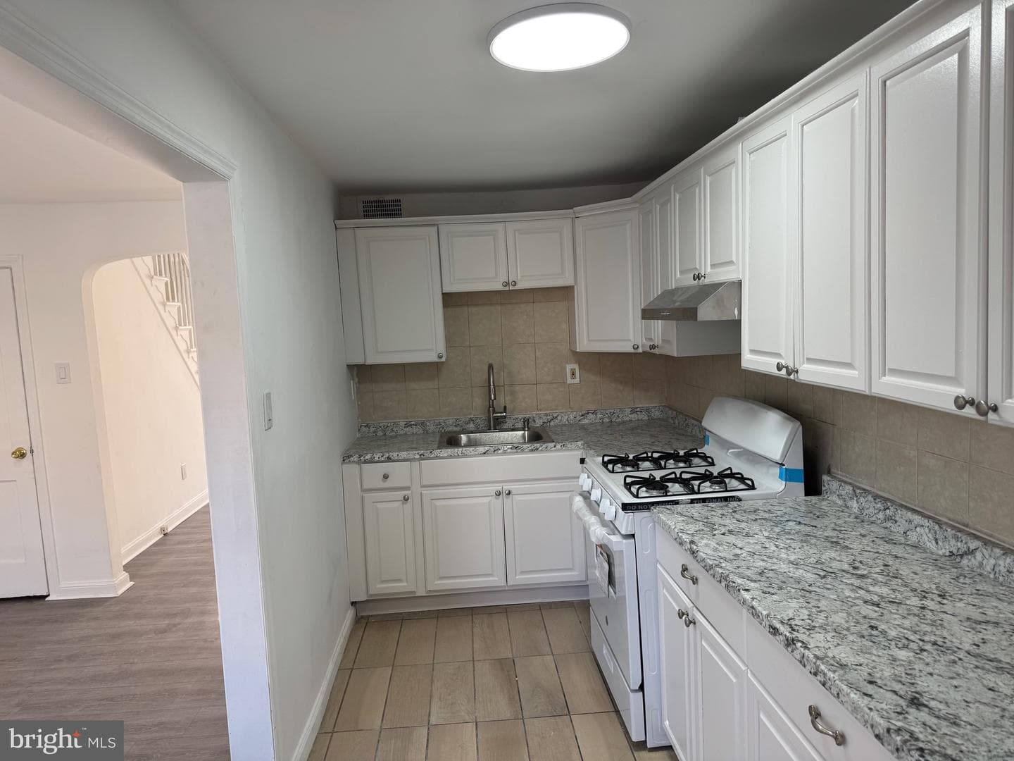1203 Edgehill Road photo 4