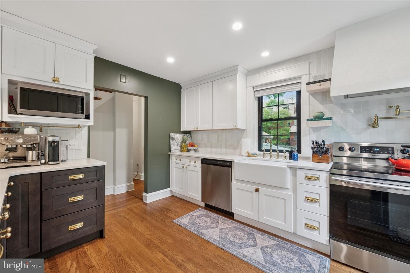 407 S Jackson Street photo 16