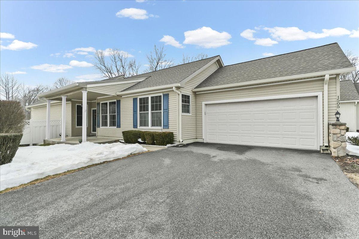 1505 N Hunting Horn Turn photo 1