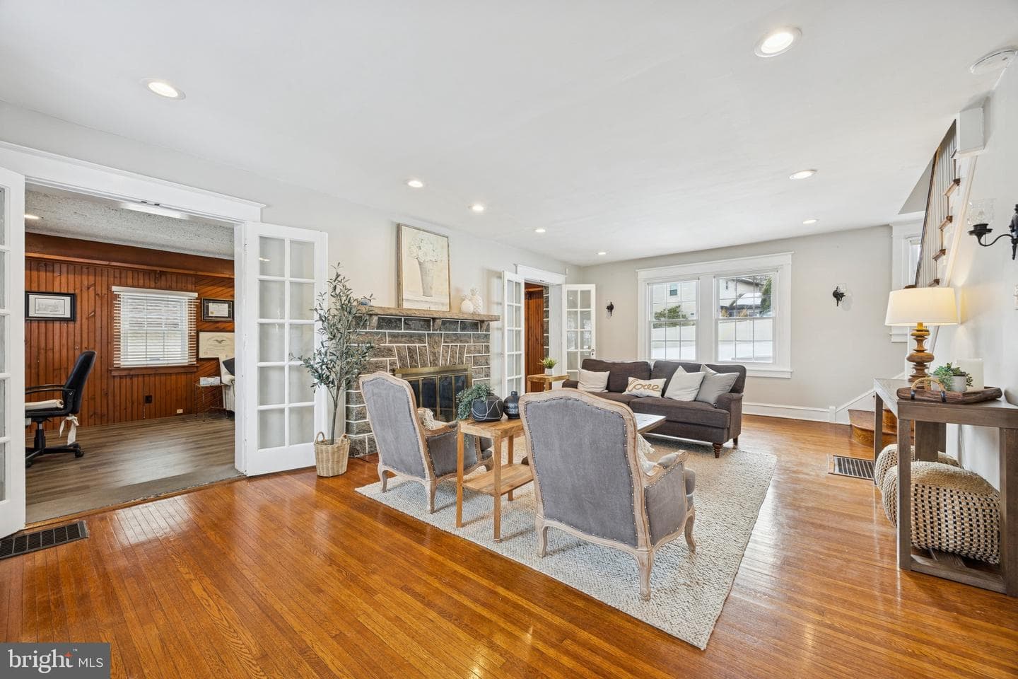 120 W Springfield Road photo 3