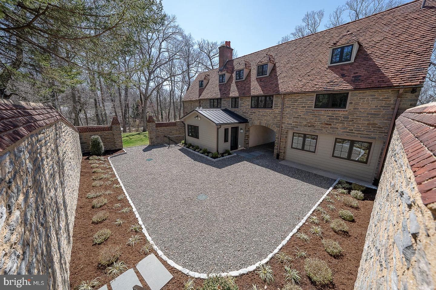201 S Spring Mill Road photo 4