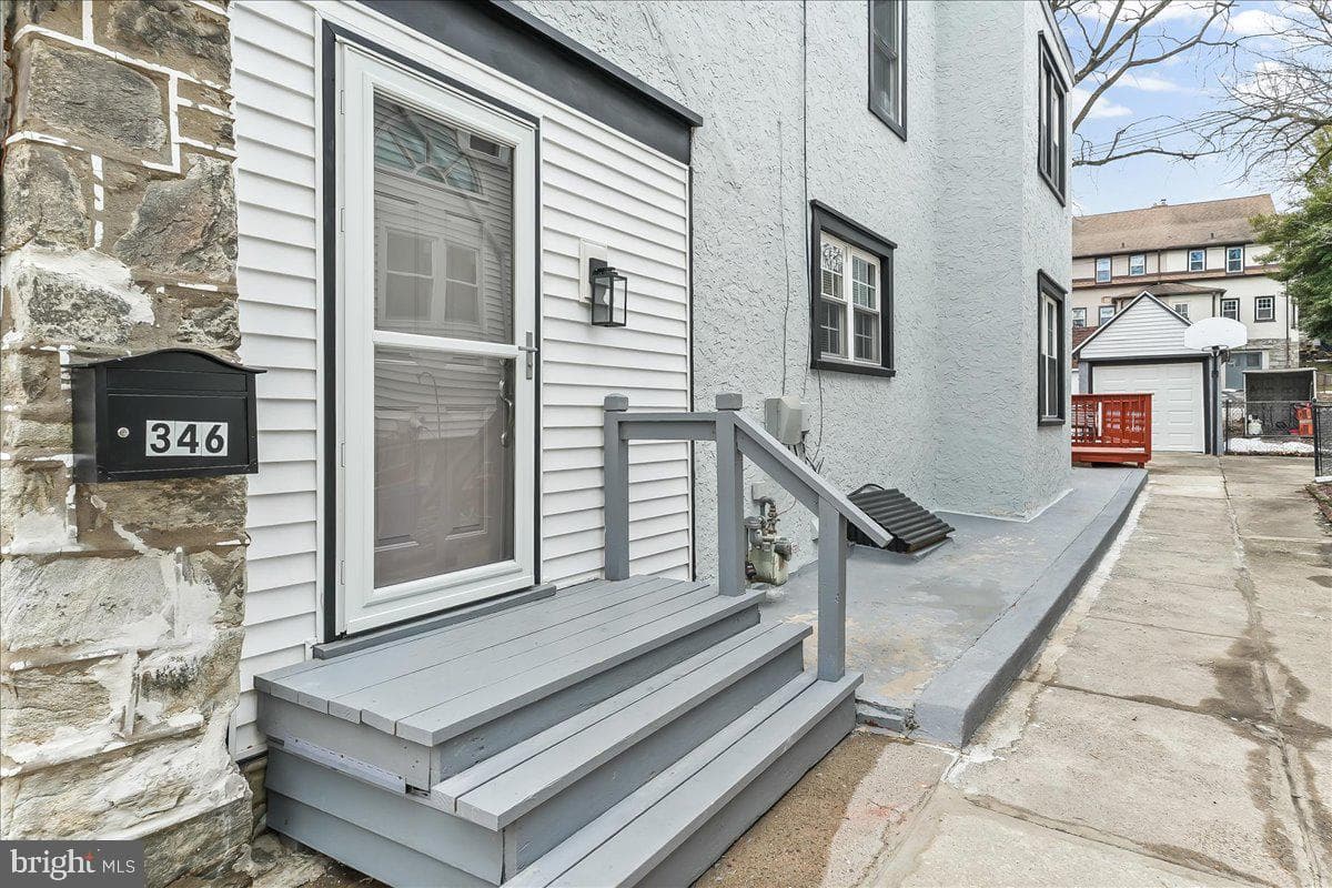 346 Lakeview Avenue photo 2
