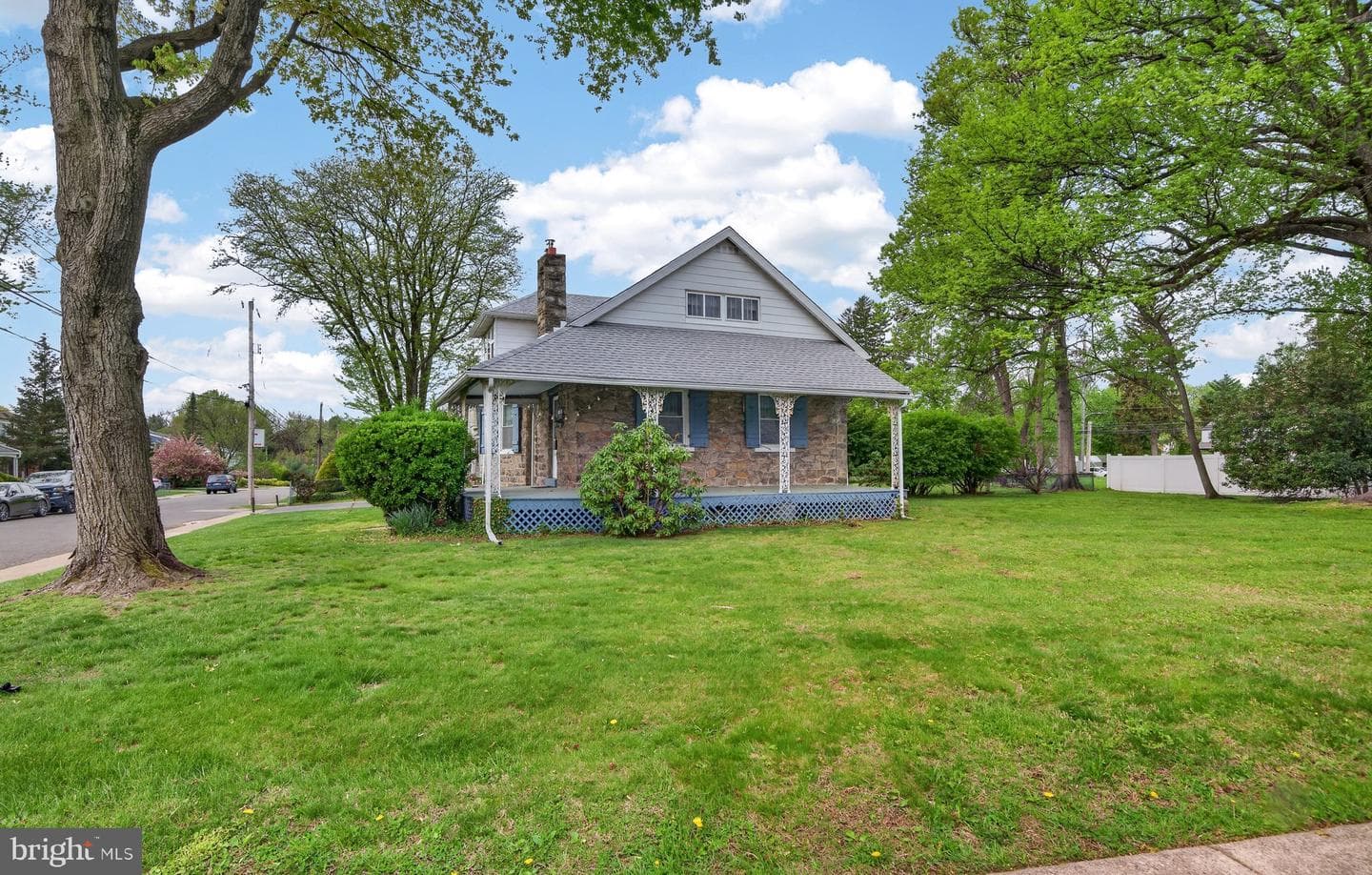 1949 Forrest Avenue photo 43