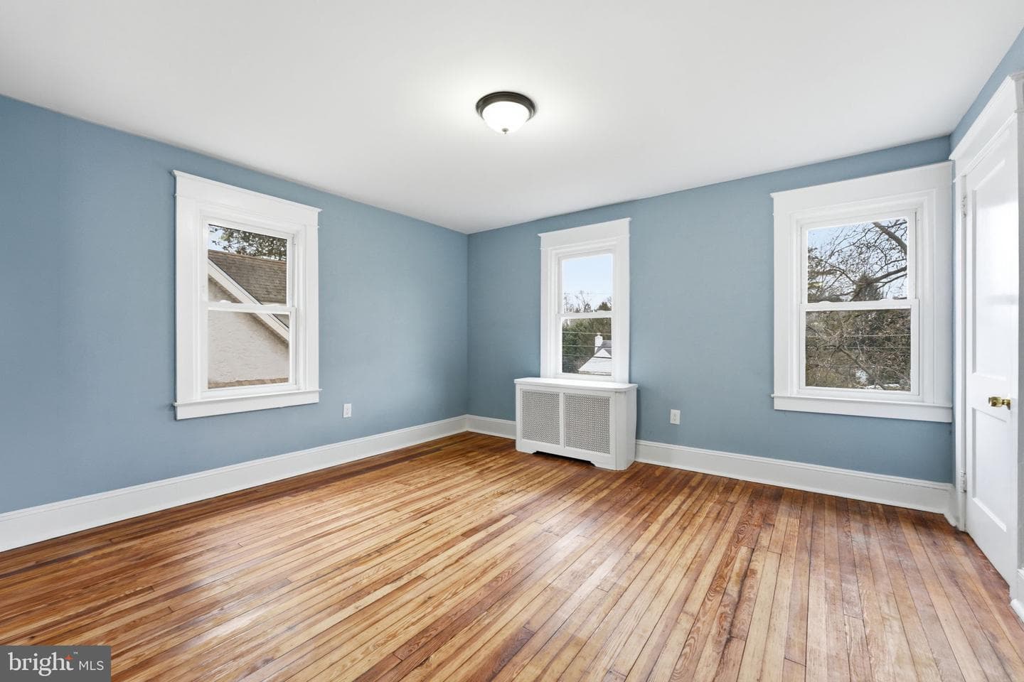 227 E Leamy Avenue photo 23