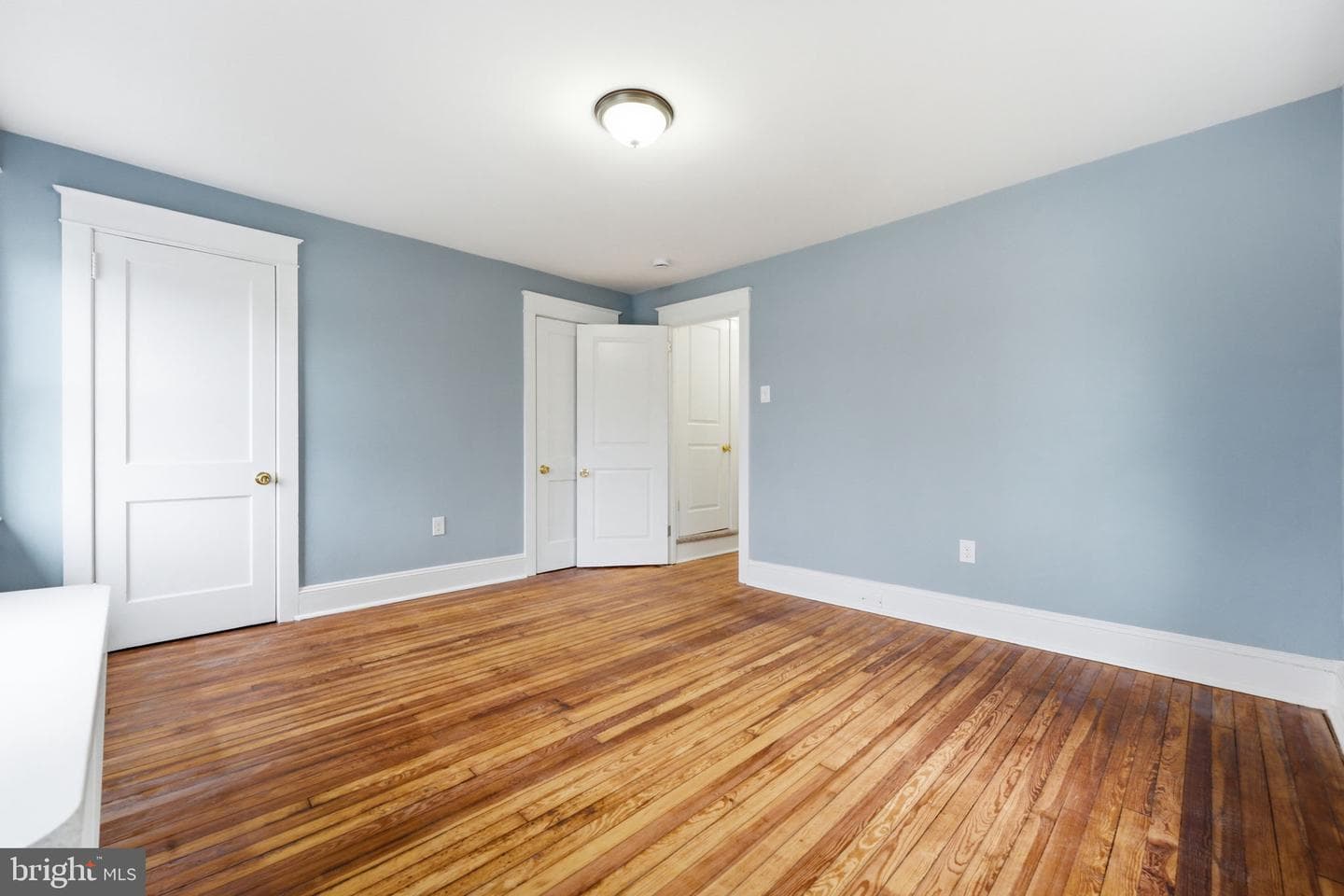 227 E Leamy Avenue photo 24