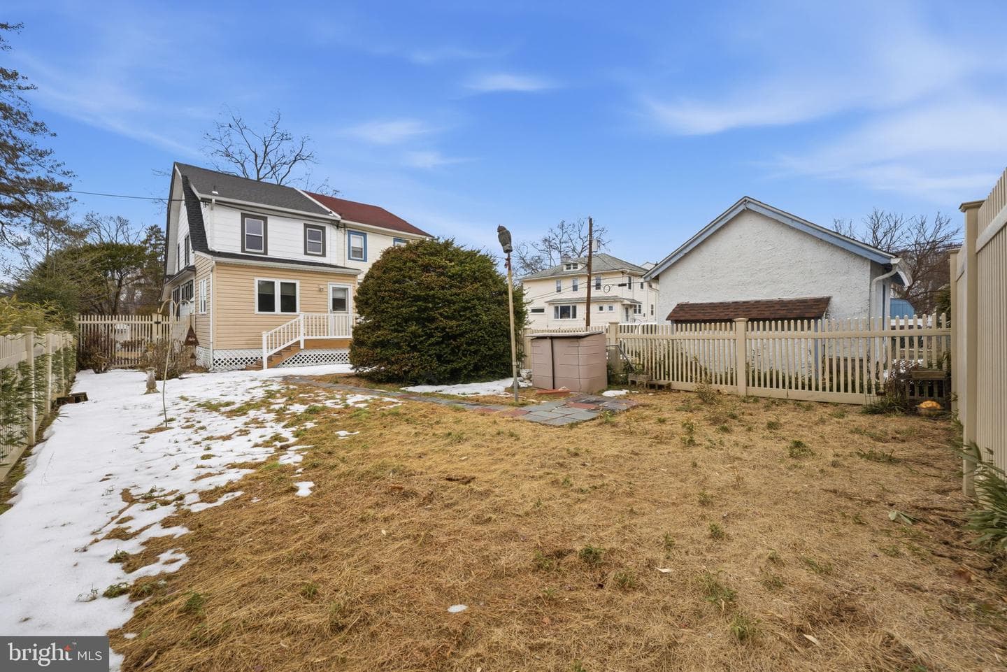 227 E Leamy Avenue photo 43