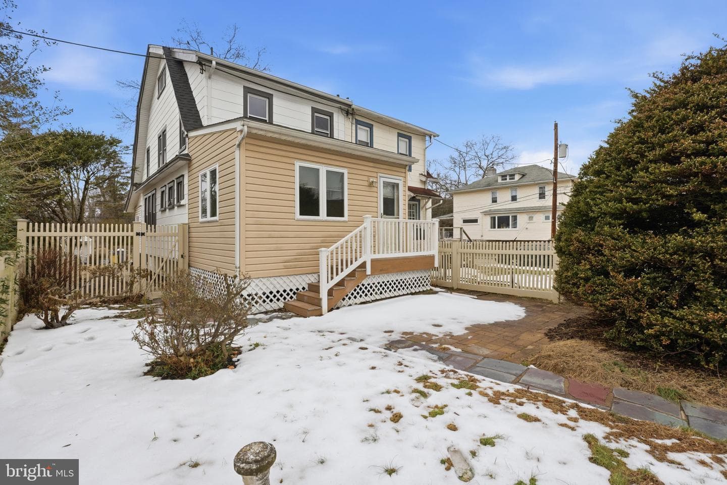 227 E Leamy Avenue photo 44