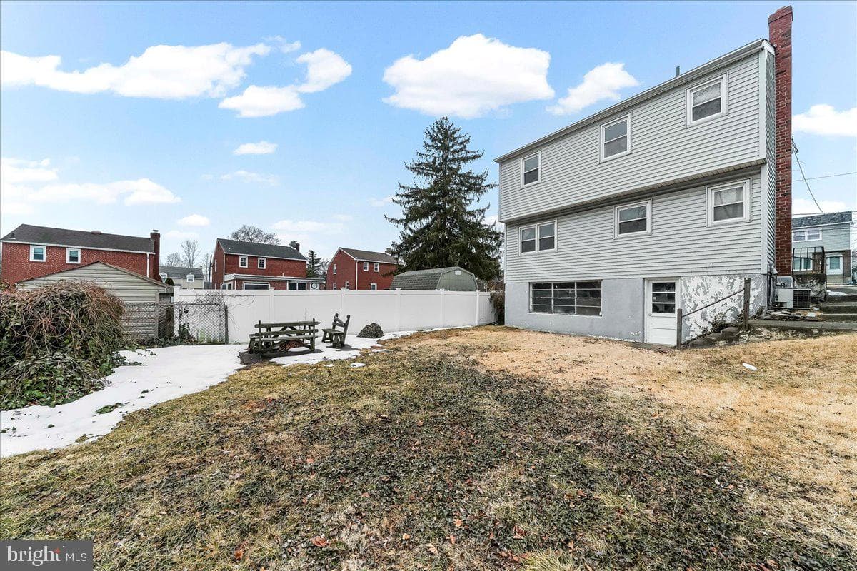 218 Riverview Avenue photo 24
