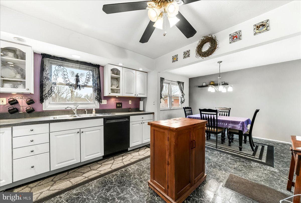 218 Riverview Avenue photo 9