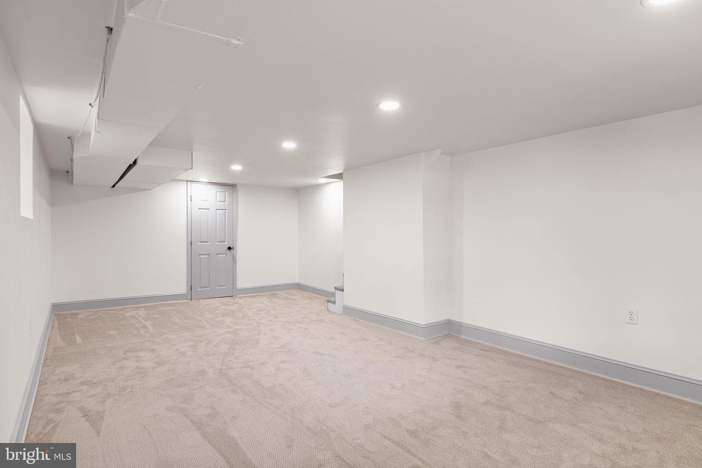 633 Georges Lane photo 18
