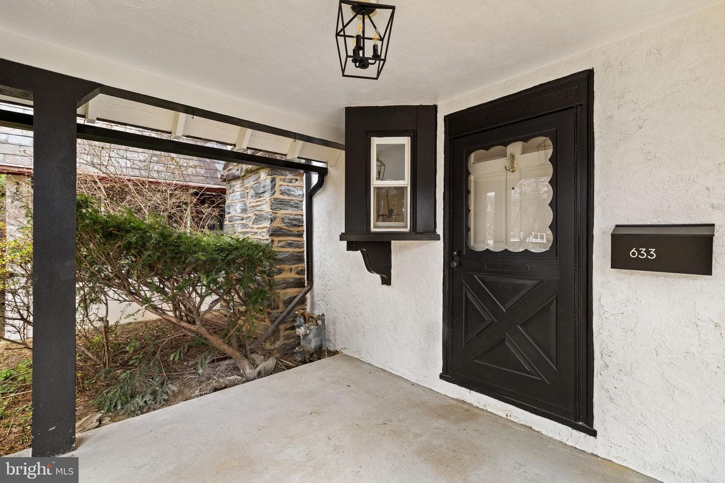 633 Georges Lane photo 3