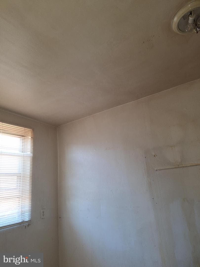 919 Sharon Avenue photo 32