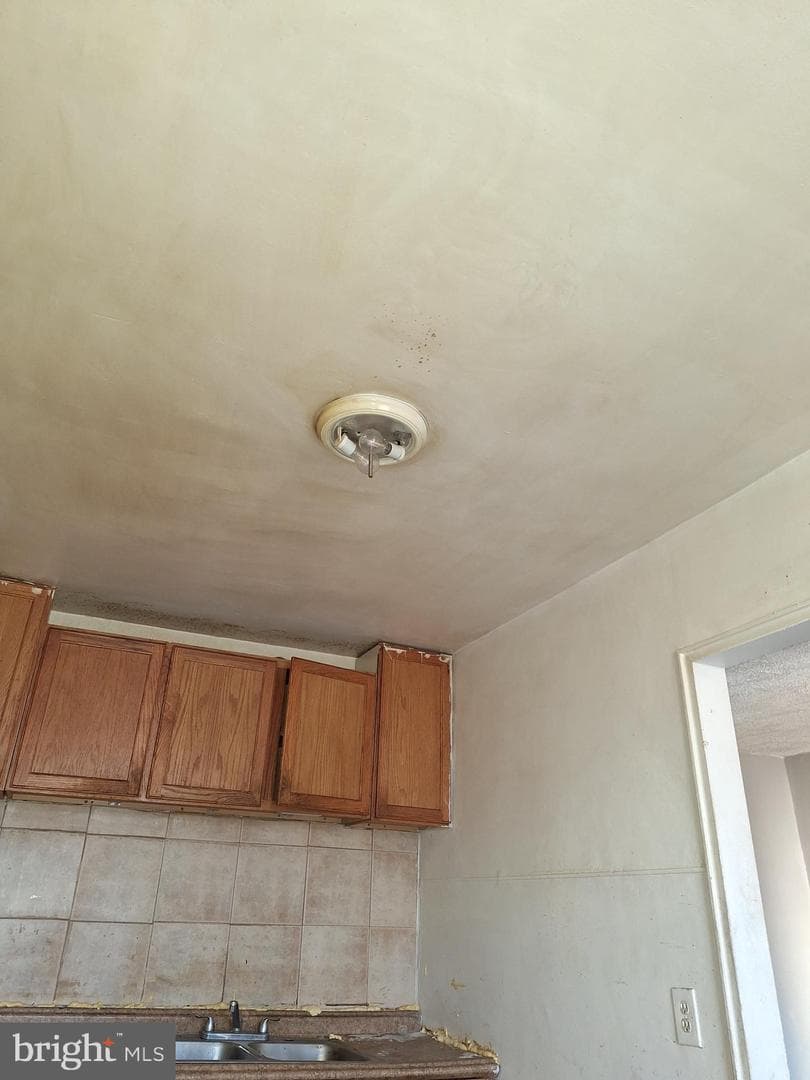 919 Sharon Avenue photo 33