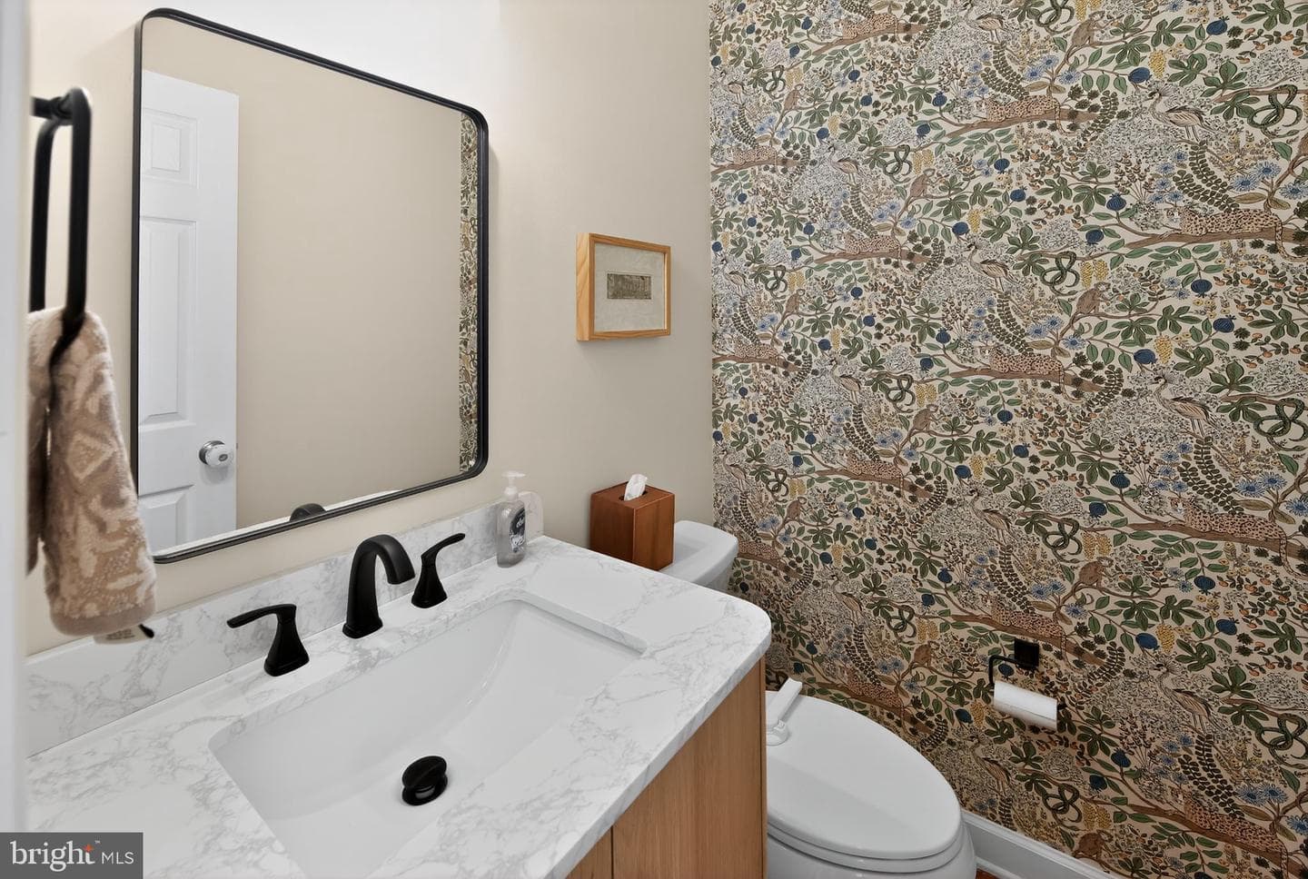 8 Village Circle photo 18