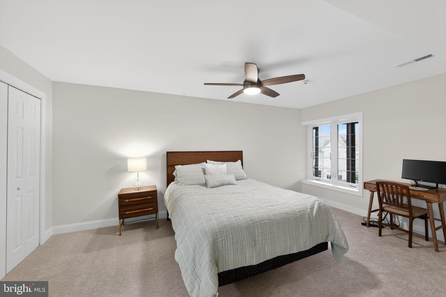8 Village Circle photo 35