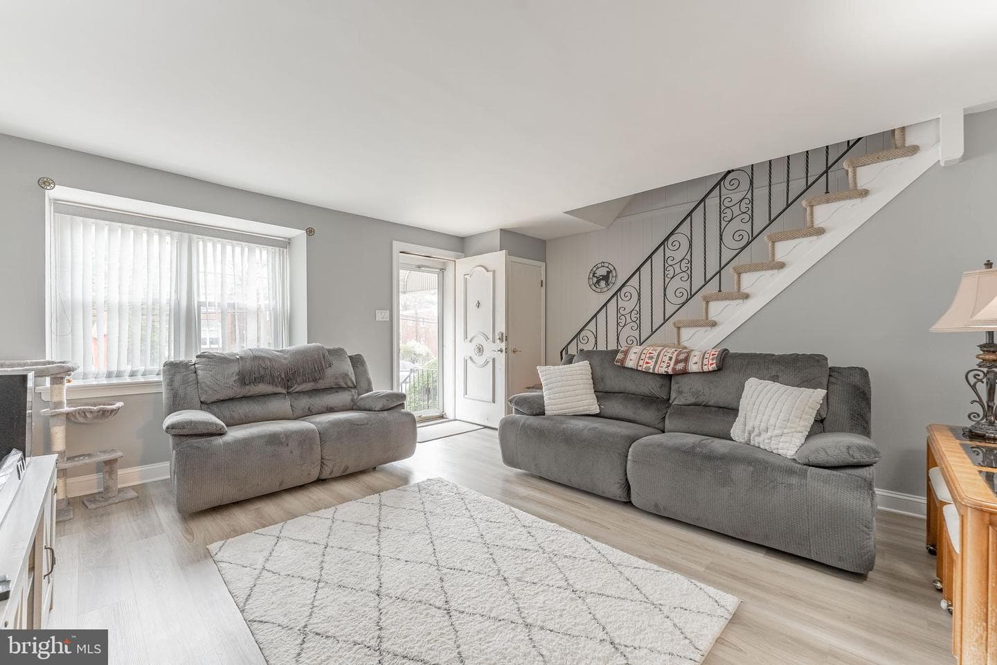 4913 Woodland Avenue photo 10