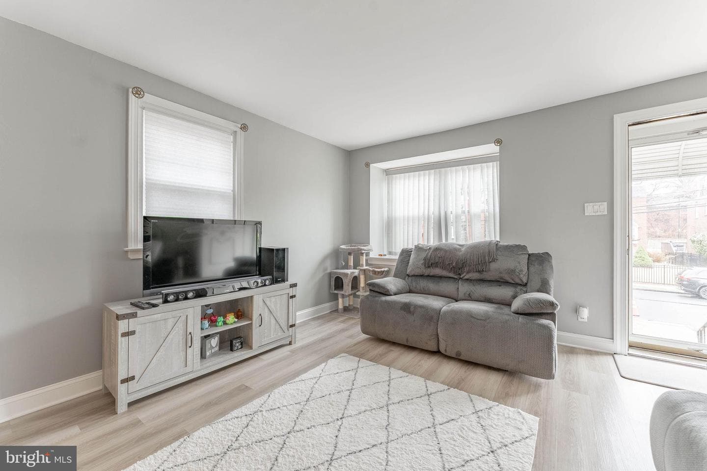 4913 Woodland Avenue photo 12