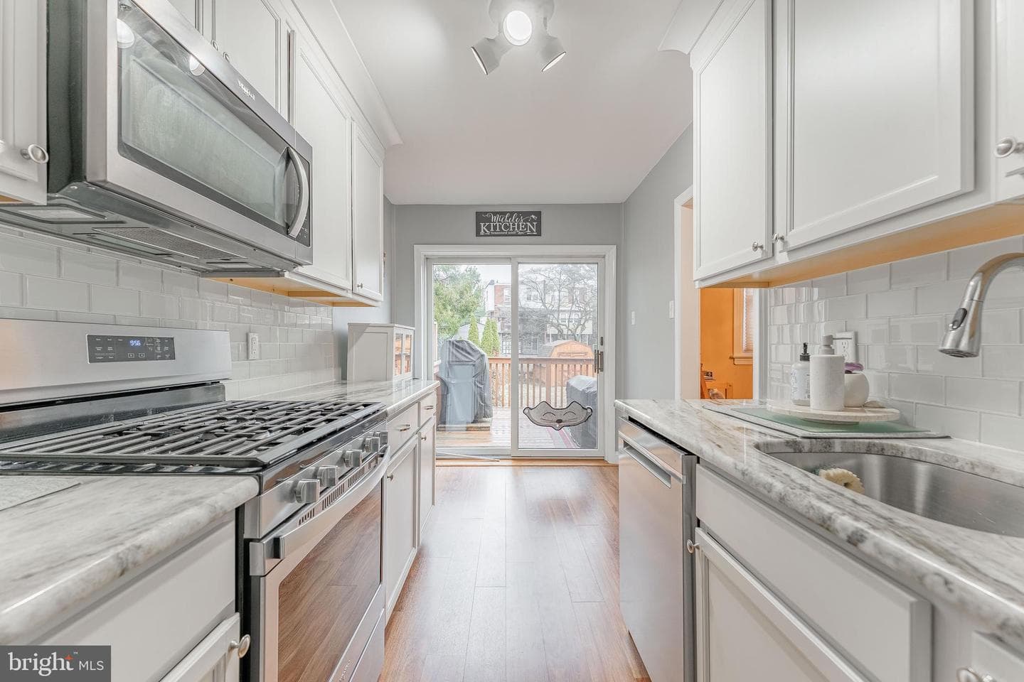 4913 Woodland Avenue photo 20