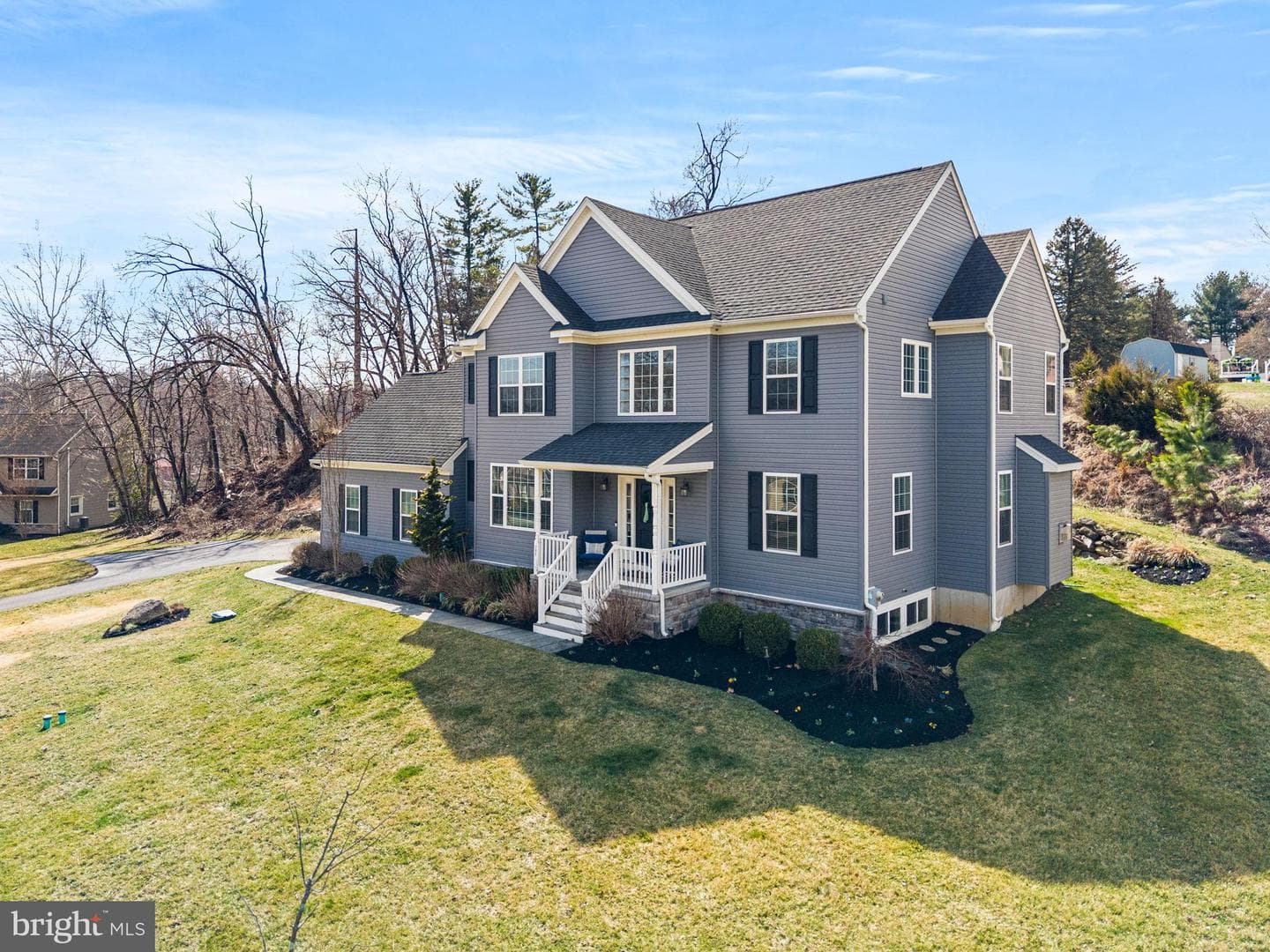 298 Oak Avenue photo 3