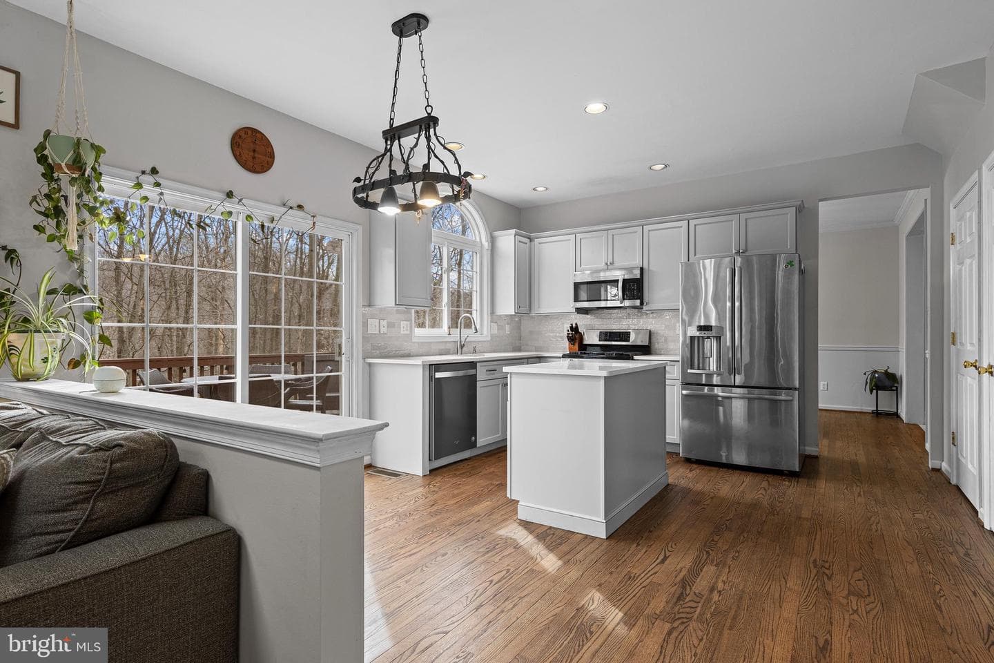 411 Highgrove Lane photo 8